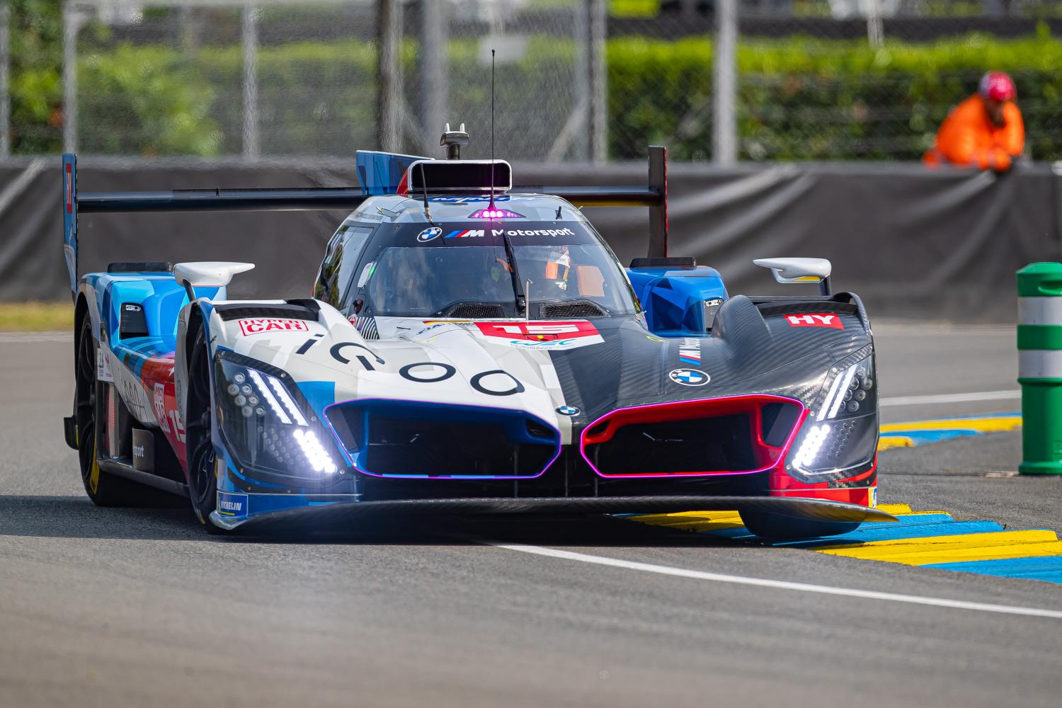 BMW M Hybrid V8